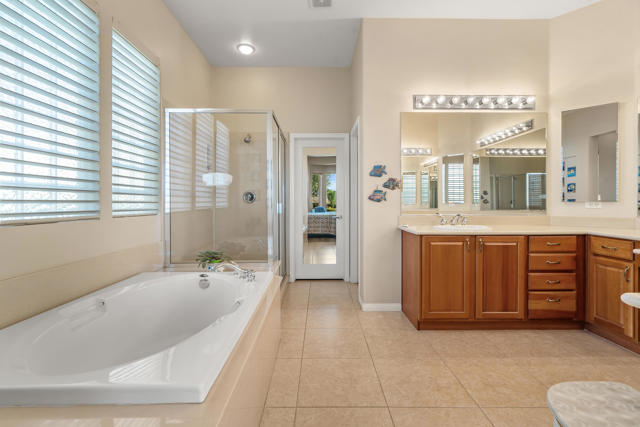 80610 Prestwick Place, Indio CA: https://media.crmls.org/mediaz/9e5f8da5-6a36-4b21-a5ea-77a9aa16e3d7.jpg