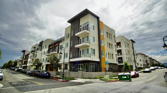 338 Llano De Los Robles Avenue, San Jose CA: https://media.crmls.org/mediaz/9e5ffb47-8f00-4e42-8caf-b415a4fca8bd.jpg