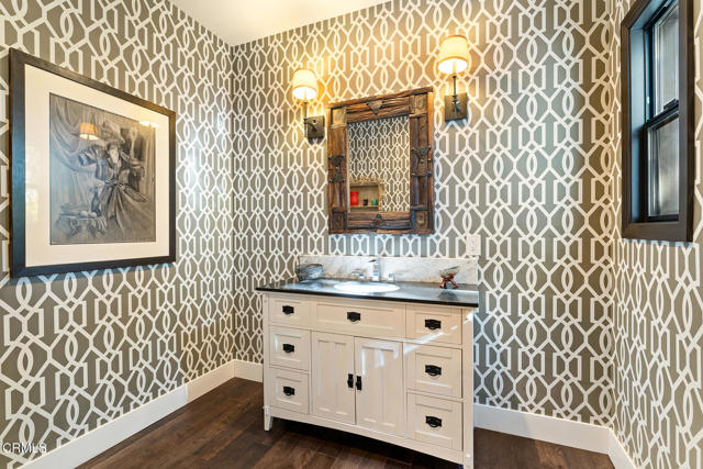 1052 New York Drive, Altadena CA: https://media.crmls.org/mediaz/9e601952-4048-4665-b62e-a921f79d8dab.jpg
