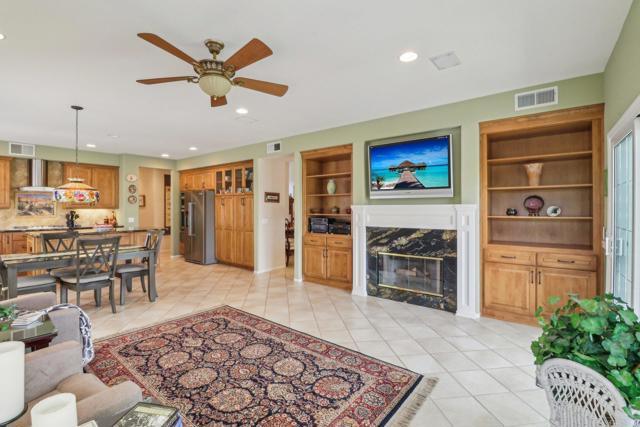 Detail Gallery Image 4 of 63 For 5226 Candlelight St, Oceanside,  CA 92056 - 3 Beds | 3/1 Baths