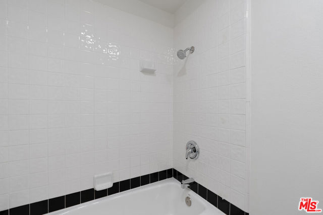 19 Rippling, Irvine CA: https://media.crmls.org/mediaz/9e613146-a19d-4f6a-b10d-b364ffba2222.jpg