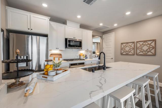 3 Lisbon Lane, Redwood City CA: https://media.crmls.org/mediaz/9e614c8d-e17c-40bc-b860-81f9fb332c7e.jpg