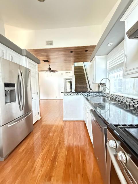 14685 Oka, Los Gatos CA: https://media.crmls.org/mediaz/9e621fd1-3fba-45cd-91f6-8d51e0255648.jpg