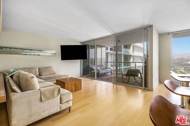 201 OCEAN Avenue, 905P photo 3