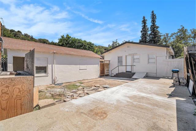 513 Arch Street, Martinez CA: https://media.crmls.org/mediaz/9e62c0bc-670f-4efc-a13a-72416075e8bb.jpg