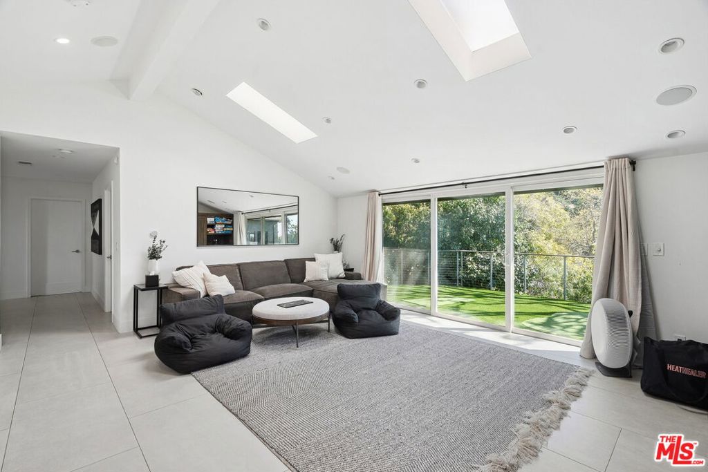 MLS #25556461 img 29