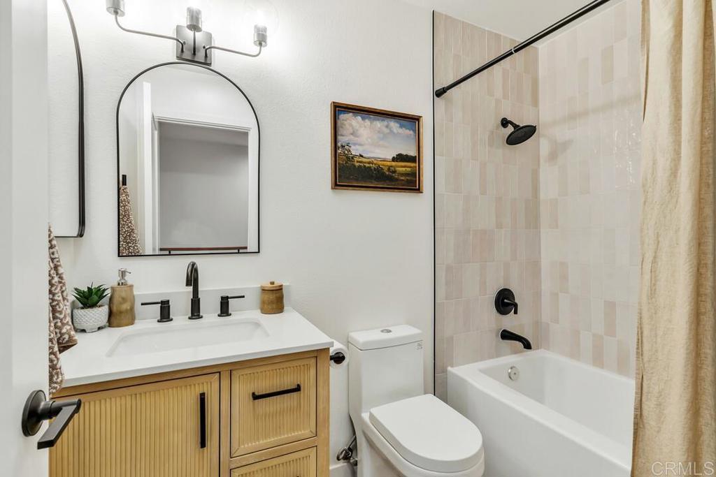 https://media.crmls.org/mediaz/9e64ada4-cd8c-41eb-bd48-2357a9eefc52.jpg?preset=X-Large