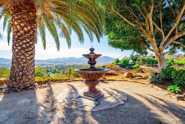 1185 Cedar Summit Drive, Ramona CA: https://media.crmls.org/mediaz/9e64e8b9-bb0b-4574-b92b-8d5f33d0571b.jpg