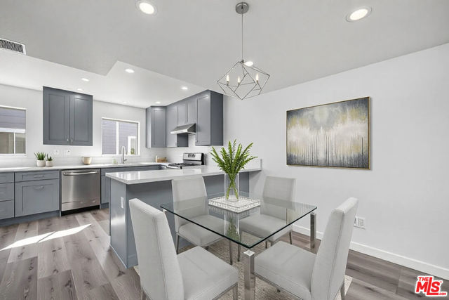 13340 Burbank Boulevard, 2 photo 6