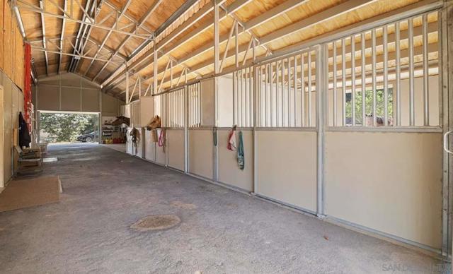 21100 Paseo Montana, Murrieta CA: https://media.crmls.org/mediaz/9e65bace-a74d-4307-b753-42c64f46753d.jpg
