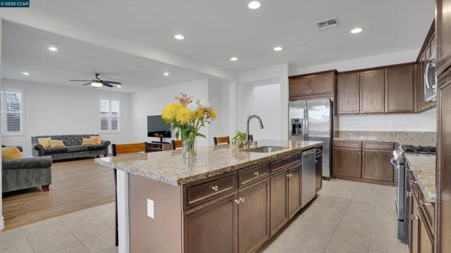4763 Dundee St, Antioch CA: https://media.crmls.org/mediaz/9e65c996-9a78-40ac-8d85-a07a957c1122.jpg