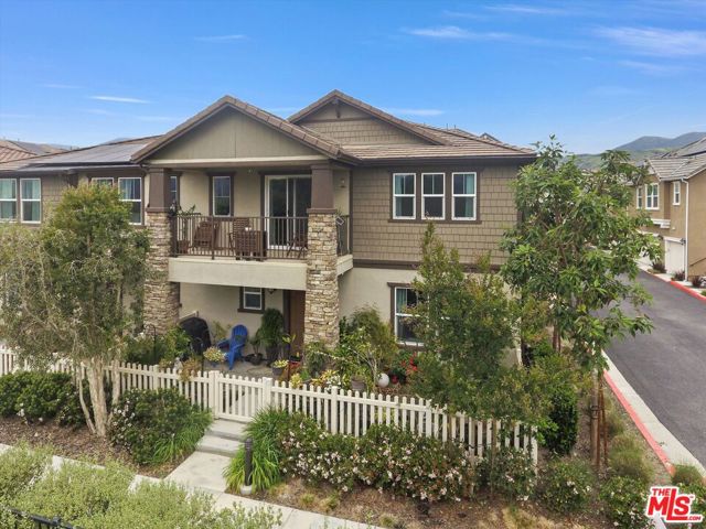 513 Heritage Valley Pkwy, Fillmore CA: https://media.crmls.org/mediaz/9e668365-8256-4f5e-a585-ee920f83790c.jpg