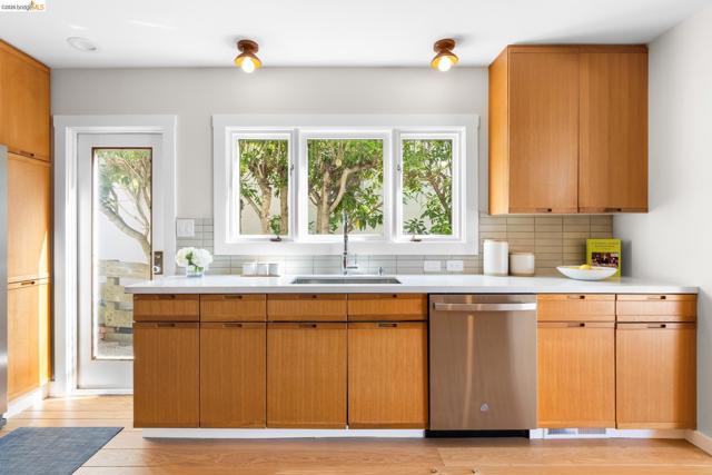 Image 15 of 60 For 260 Grizzly Peak Blvd