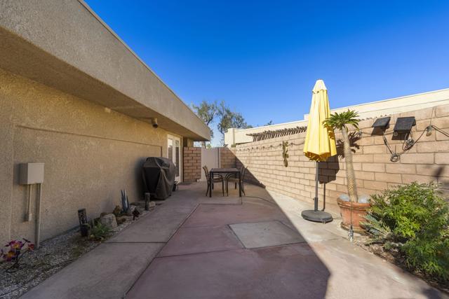 1433 Sunflower Circle N, Palm Springs, CA 92262