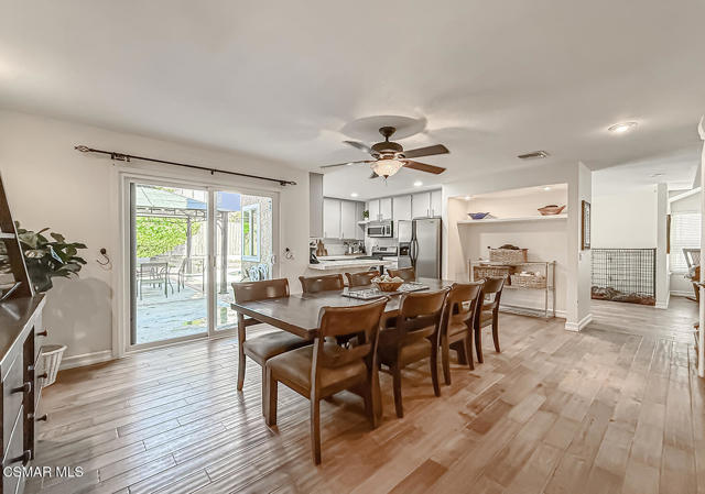 2514 Glenhurst Court, Simi Valley CA: https://media.crmls.org/mediaz/9e673813-22ae-46dc-8d90-d6338d57d6ee.jpg