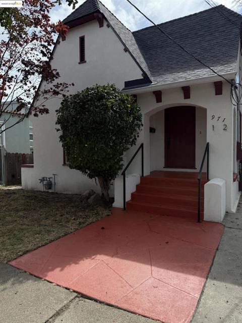 971 34Th St, Richmond CA: https://media.crmls.org/mediaz/9e67845b-7339-4d9f-8ac8-0d8aae525606.jpg