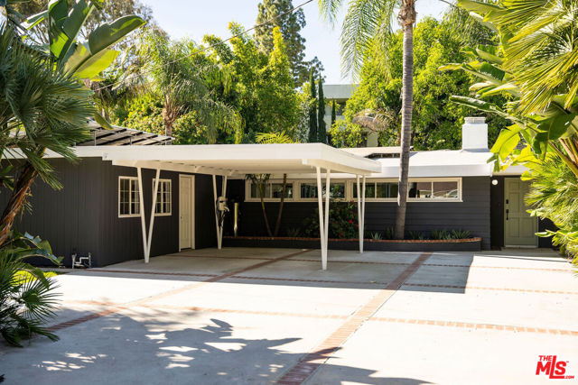 4725 Cedros Avenue photo 2