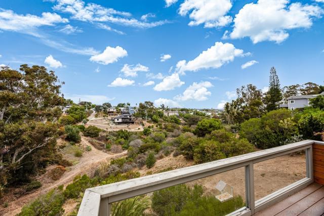 1449 Edgemont St, San Diego CA: https://media.crmls.org/mediaz/9e68afce-b2ee-48a9-bdbb-67deb431b1f7.jpg