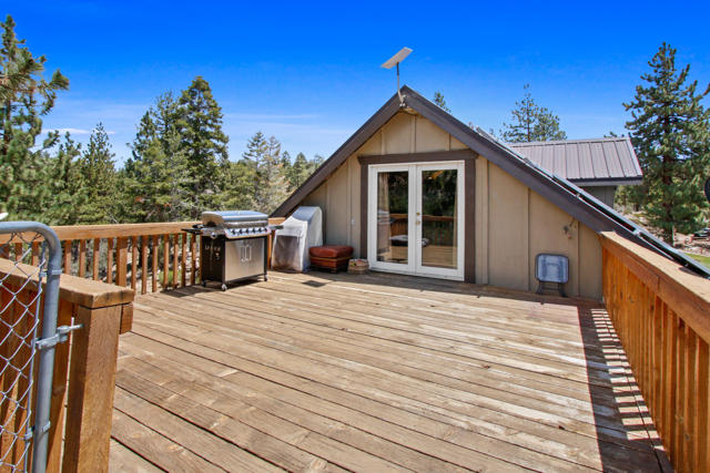 43630 Rainbow Lane, Angelus Oaks CA: https://media.crmls.org/mediaz/9e68c3d6-9fe2-4cc7-bdf4-aac436500acd.jpg