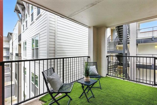 8200 Oceanview Terrace, San Francisco CA: https://media.crmls.org/mediaz/9e68d65a-93b4-4402-aed4-5cfb031e6b49.jpg