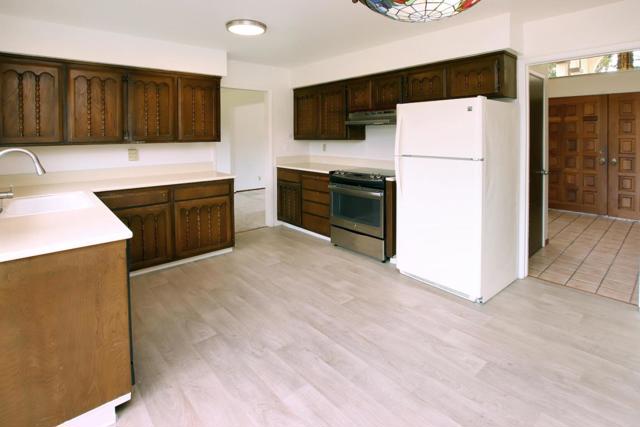 1079 Sumner Avenue, Aptos CA: https://media.crmls.org/mediaz/9e694847-e31e-4129-9843-c9afb65fa4ed.jpg