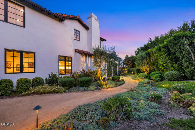 45 Valley Vista Drive, Camarillo CA: https://media.crmls.org/mediaz/9e6972b6-4642-435b-8894-532edff92c8b.jpg