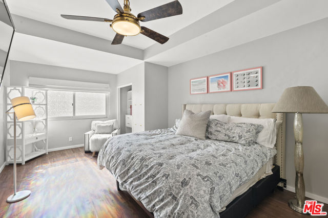 7250 Franklin Avenue, Los Angeles CA: https://media.crmls.org/mediaz/9e69b8c0-1c67-400c-9d9a-e57e90a97d86.jpg