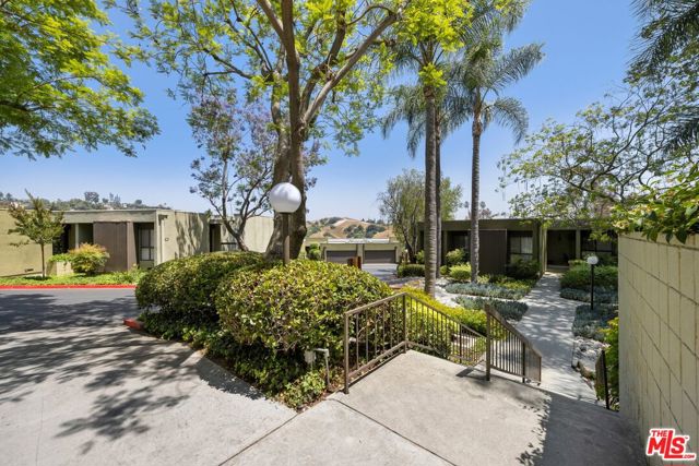 898 Temple Terrace, Los Angeles CA: https://media.crmls.org/mediaz/9e69c671-8c9a-4418-8e10-1661ce047ad2.jpg