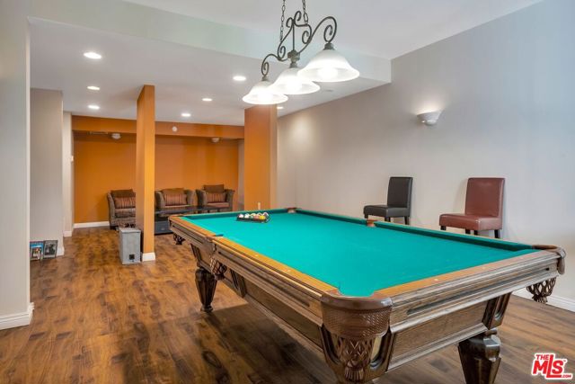 8455 Fountain Avenue, West Hollywood CA: https://media.crmls.org/mediaz/9e6a2efd-2827-4d58-95b9-9869b18ef21c.jpg