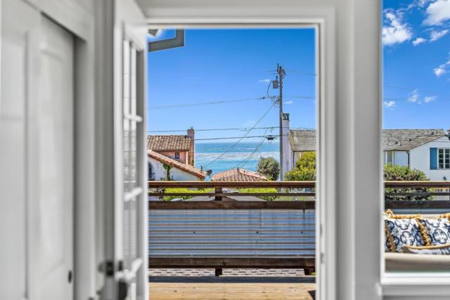 22956 E Cliff Drive, Santa Cruz CA: https://media.crmls.org/mediaz/9e6a8bb0-f9f7-4452-a0d0-e9dbad29c85d.jpg
