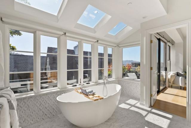 2853 Broderick Street, San Francisco CA: https://media.crmls.org/mediaz/9e6a9812-a951-408c-92d3-fdaf114d20dc.jpg