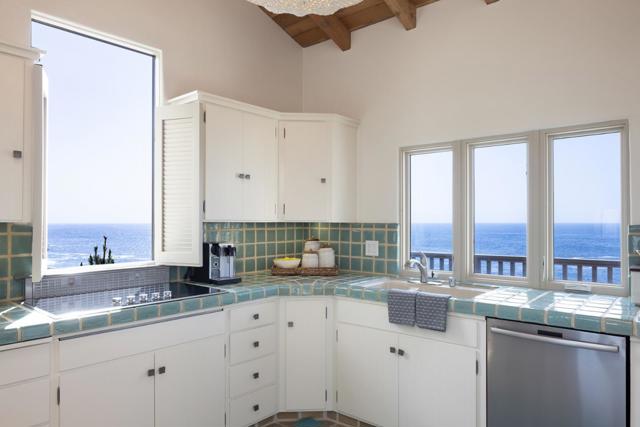 30530 Aurora Del Mar, Carmel CA: https://media.crmls.org/mediaz/9e6b1b33-2276-436e-9040-6b6df44cb965.jpg