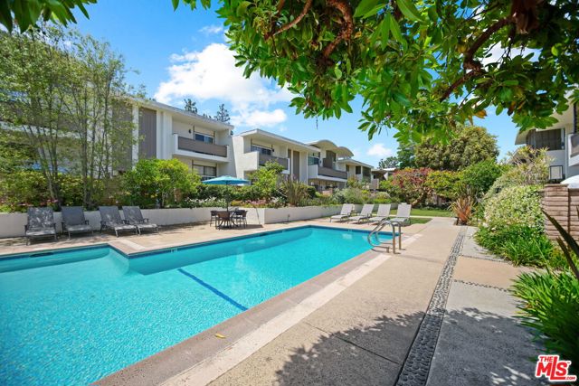 4764 La Villa Marina, Marina del Rey CA: https://media.crmls.org/mediaz/9e6b32ac-0cea-4135-bd5e-8b0d96749d78.jpg
