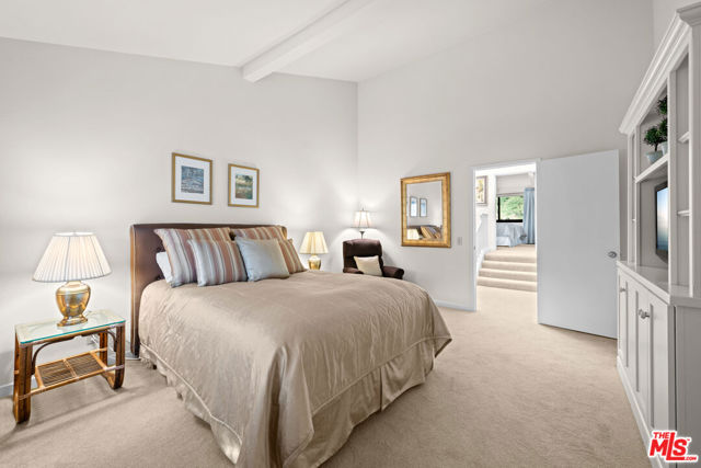 1622 Michael Lane, Pacific Palisades CA: https://media.crmls.org/mediaz/9e6c2106-592e-4c71-a0a5-d78da64e7a41.jpg