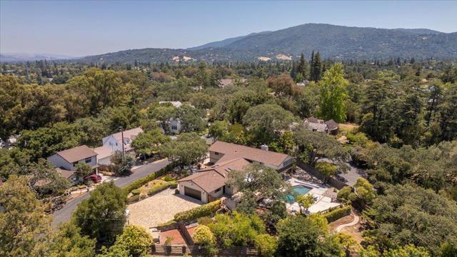 17095 Summit Way, Los Gatos CA: https://media.crmls.org/mediaz/9e6c27a3-fdbc-4f96-a08e-5d7adb5095a1.jpg