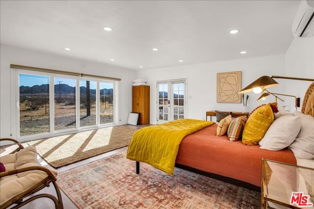 5737 Mojave Ranch Road, Joshua Tree CA: https://media.crmls.org/mediaz/9e6c77e1-8a33-4f37-91e9-a64a24630785.jpg
