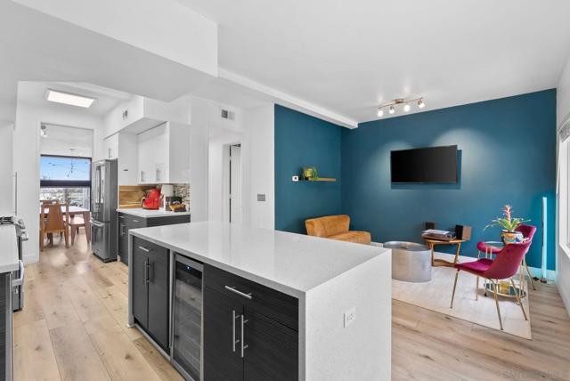 3535 Columbia St, San Diego CA: https://media.crmls.org/mediaz/9e6c8455-a8fc-45fe-a9d5-ab5c0e62afd6.jpg