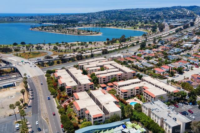 2510 Clairemont Dr, San Diego CA: https://media.crmls.org/mediaz/9e6ccd5e-1800-4b65-8ff4-a9226cbb497d.jpg