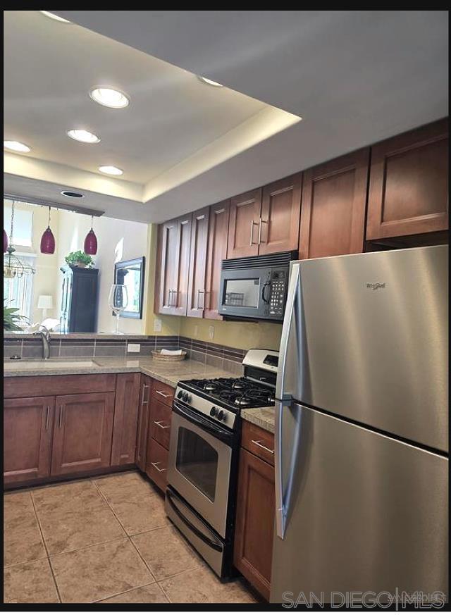 https://media.crmls.org/mediaz/9e6cdcaf-26fe-4b80-8f59-eab500ddb122.jpg?preset=X-Large