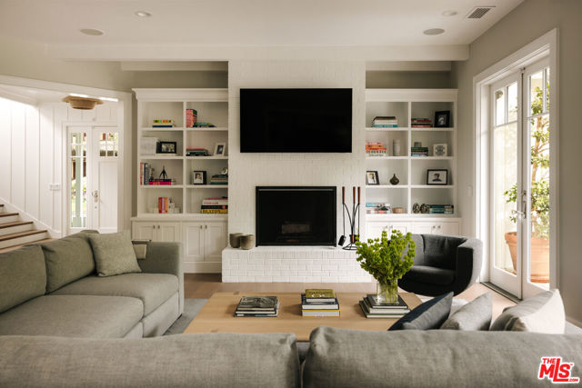 800 GREENTREE Road, Pacific Palisades CA: https://media.crmls.org/mediaz/9e6d59ee-371a-4b05-b48f-caa3664034f7.jpg