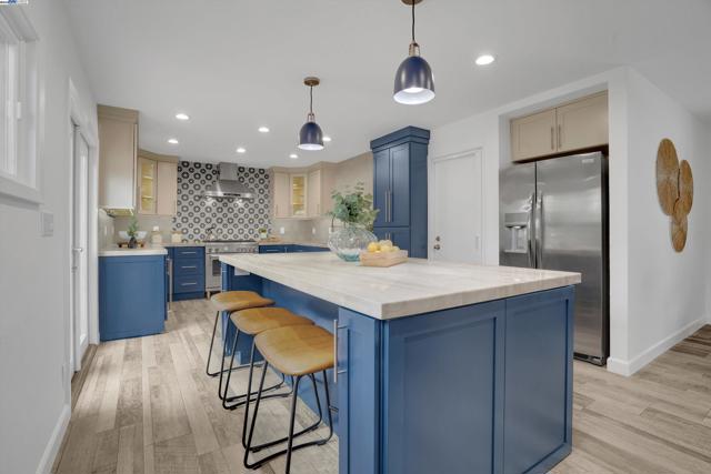 3644 Ashwood Drive, Pleasanton CA: https://media.crmls.org/mediaz/9e6d927f-c766-45bb-a571-5a8fa3067fcb.jpg