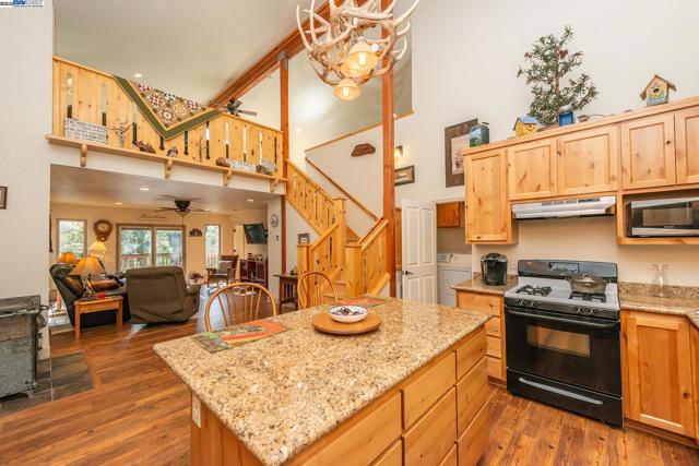 851 Mountain Aire Lane, Trinity Center CA: https://media.crmls.org/mediaz/9e6db360-ea5a-48ed-aa26-72822f4da442.jpg