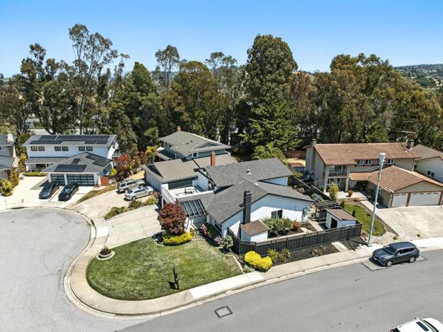 6 Whitecliff Court, San Mateo CA: https://media.crmls.org/mediaz/9e6e28ac-ecd2-475b-bc9a-85236ca35961.jpg