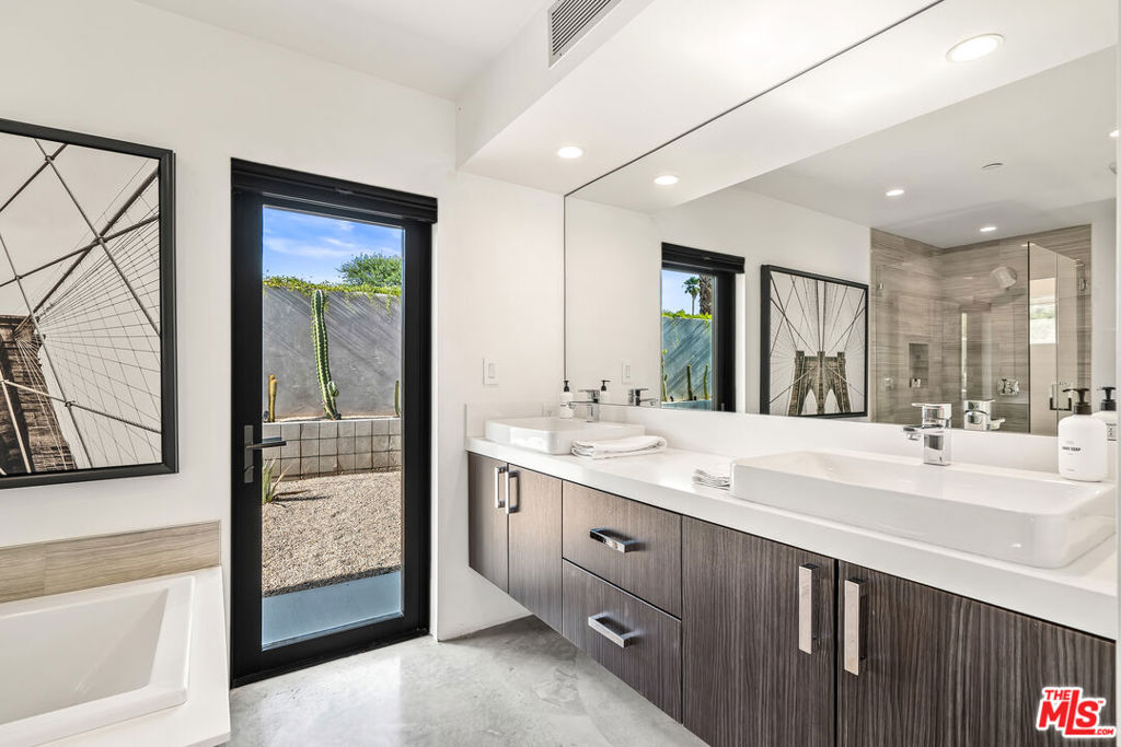 MLS #25573887 image #21