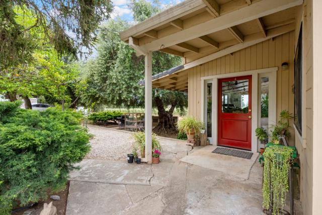 804 Comstock Road, Hollister CA: https://media.crmls.org/mediaz/9e6e7018-7456-4048-8255-9d4403f41d7b.jpg