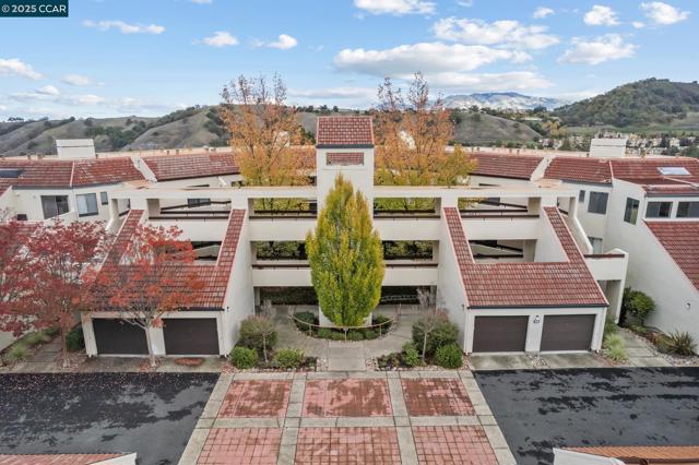 3535 Terra Granada Dr, Walnut Creek CA: https://media.crmls.org/mediaz/9e6e9aa1-eed3-4f1f-b444-352aecc3d3bd.jpg