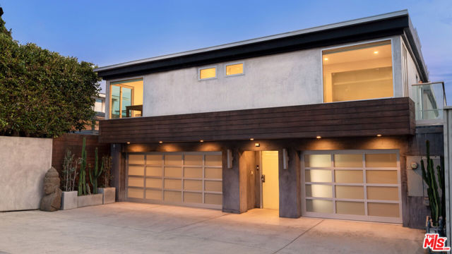 26050 Pacific Coast Highway, Malibu CA: https://media.crmls.org/mediaz/9e6f44c8-69cb-4cf0-a9ae-24595bdbfaca.jpg