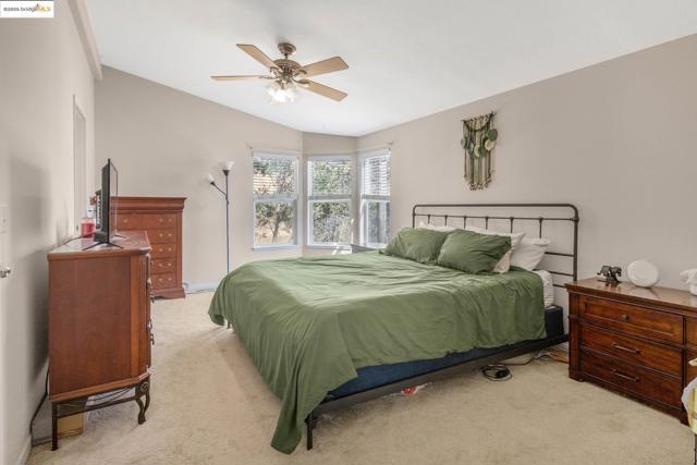 16711 Marsh Creek Rd, Clayton CA: https://media.crmls.org/mediaz/9e6f548c-ef58-461a-806f-d032082c7369.jpg