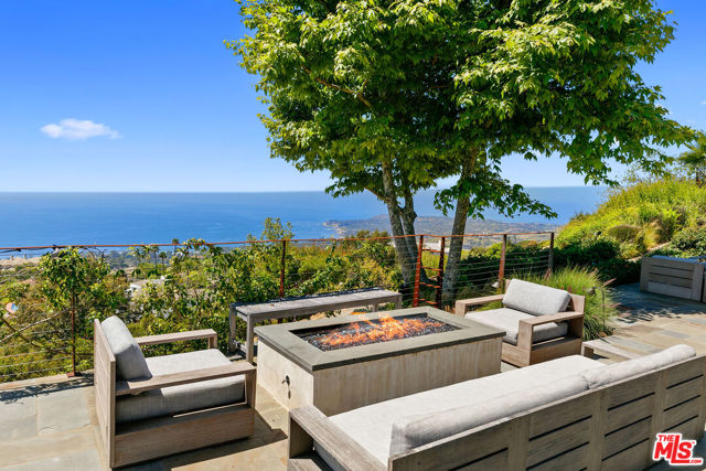 27450 Calicut Road, Malibu CA: https://media.crmls.org/mediaz/9e6f58a7-bd8f-46ba-8d34-aa34e0ba04d8.jpg