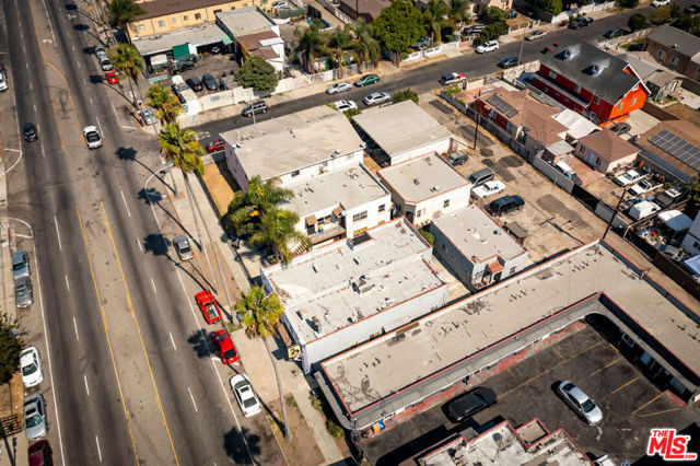 10908 S Figueroa Street, Los Angeles CA: https://media.crmls.org/mediaz/9e6f5a75-b0e8-4311-9a5e-3090c369f0e6.jpg